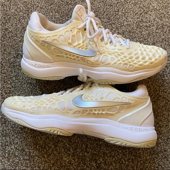 nike zoom cage 3 womens